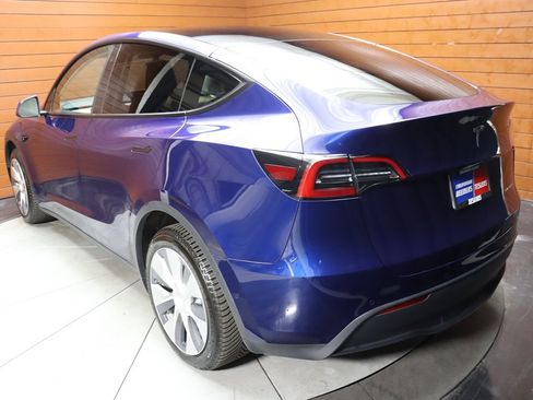 Used 2022 Tesla Model Y Long Range AWD/4WD image 17
