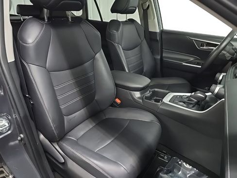 Used 2023 Toyota RAV4 XLE Premium AWD/4WD image 15