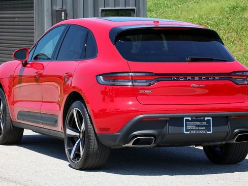 Certified 2026 Porsche Macan AWD/4WD image 3