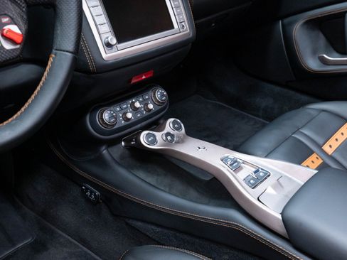 Used 2013 Ferrari 458 Spider RWD image 11