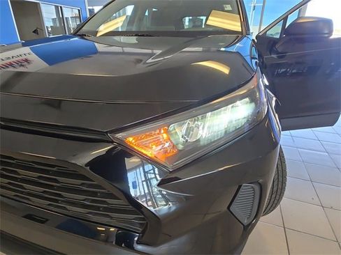 Used 2022 Toyota RAV4 LE image 25