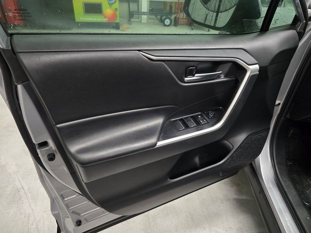Used 2024 Toyota RAV4 SE AWD/4WD image 13