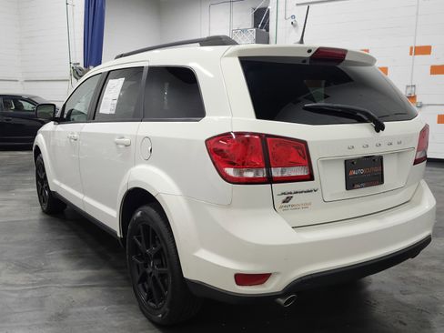 Used 2019 Dodge Journey SE w/ Connectivity Group image 9