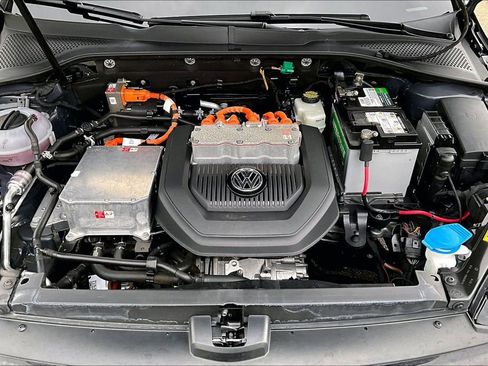 Used 2016 Volkswagen e-Golf SE FWD image 30