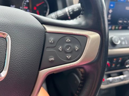 Used 2021 GMC Acadia Denali w/ Denali Technology Package FWD image 17