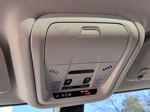 Used 2021 GMC Acadia Denali w/ Denali Ultimate Package image 26