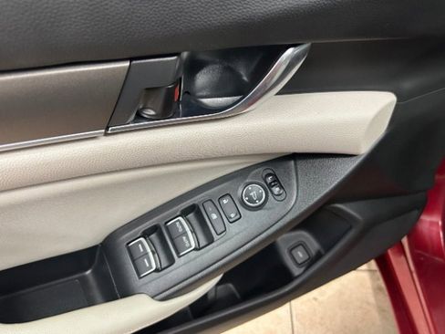 Used 2018 Honda Accord LX image 6