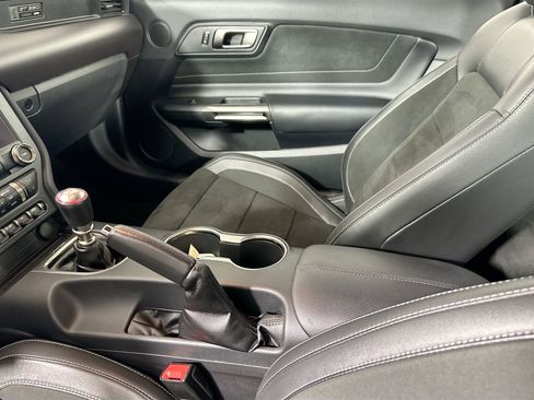 Used 2018 Ford Mustang Shelby GT350 w/ Convenience Package image 23