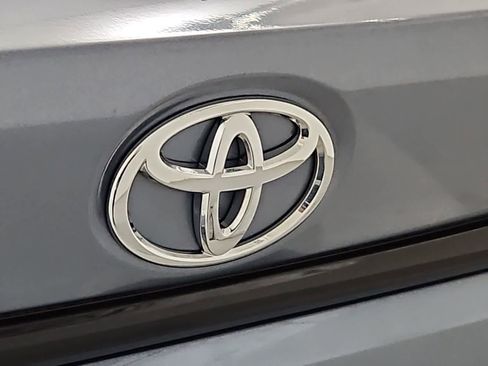 Used 2022 Toyota Corolla LE FWD image 11