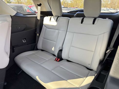 Used 2025 Ford Explorer Platinum w/ LUX Leather Package image 39