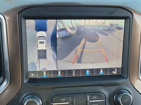 Used 2019 Chevrolet Silverado 1500 High Country w/ Technology Package image 9