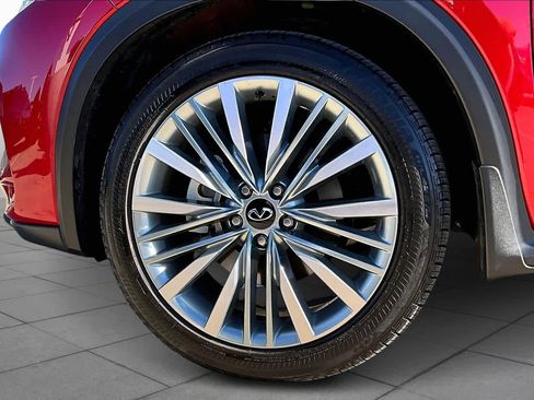 Used 2024 INFINITI QX50 Sensory image 10