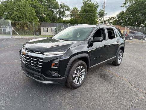 Used 2025 Chevrolet Equinox LT w/ Convenience Package II FWD image 1