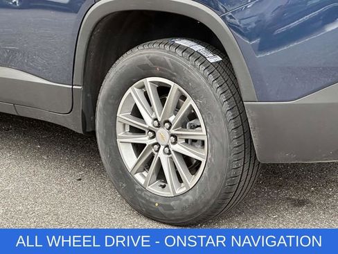 Used 2023 Chevrolet Traverse LT image 6