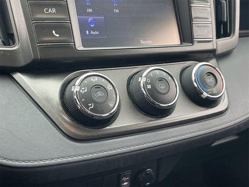 Used 2015 Toyota RAV4 LE image 26