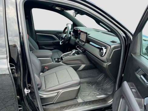 Used 2024 Chevrolet Colorado Z71 AWD/4WD image 28