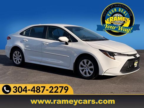 Used 2024 Toyota Corolla LE image 1