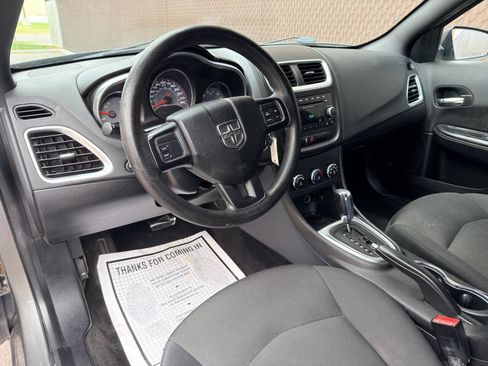 Used 2012 Dodge Avenger SE image 9