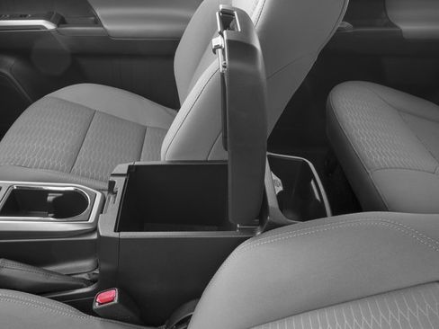 Used 2016 Toyota Tacoma SR5 w/ Towing Package image 15