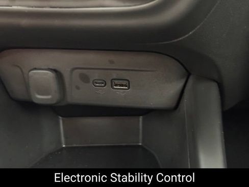 Used 2026 Chevrolet Trax LS w/ LS Convenience Package FWD image 36