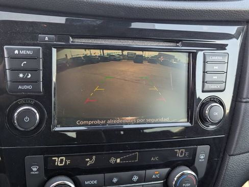 Used 2019 Nissan Rogue SV AWD/4WD image 17