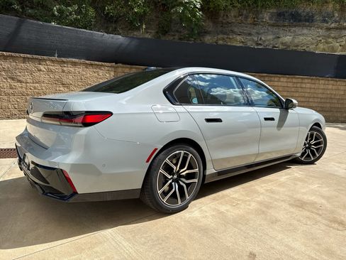 Used 2026 BMW 740i xDrive w/ Premium Package image 3