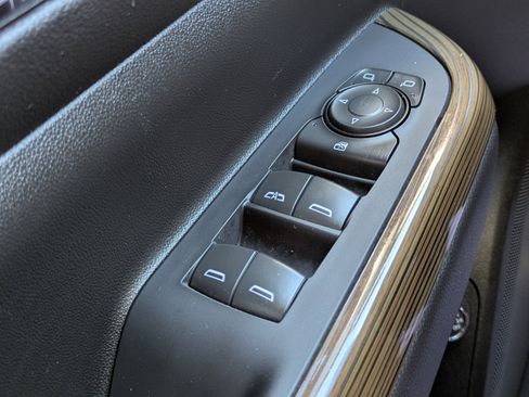 Used 2023 GMC Acadia SLE w/ Driver Convenience Package FWD image 26
