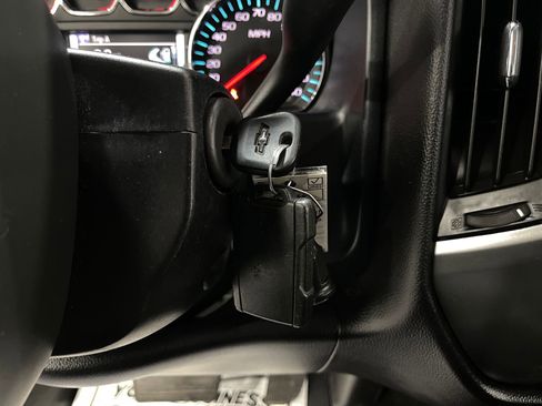 Used 2017 Chevrolet Silverado 1500 LT AWD/4WD image 19