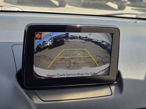 Used 2019 Toyota Yaris LE FWD image 17