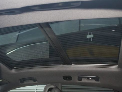 New 2025 Porsche Macan 4S Electric image 25