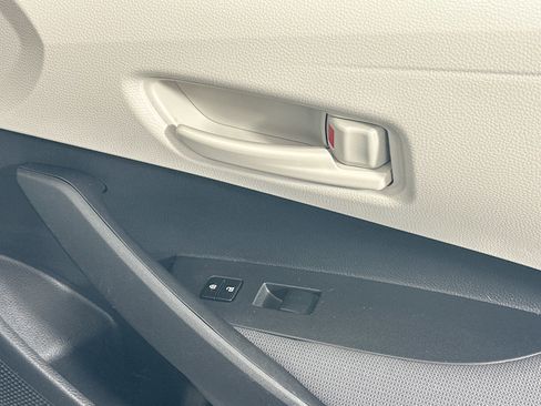 Used 2025 Toyota Corolla LE image 28