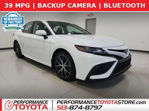 Used 2024 Toyota Camry SE image 1