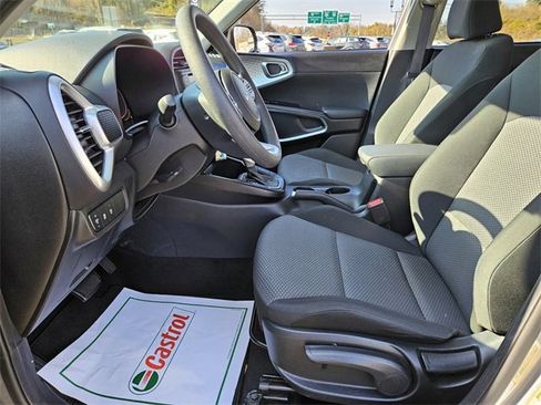 Used 2024 Kia Soul LX w/ Option Group 015 image 8