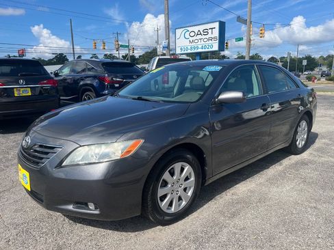 Used 2007 Toyota Camry XLE FWD image 7