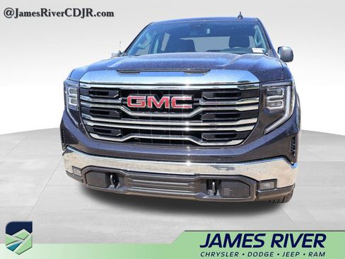 Used 2025 GMC Sierra 1500 SLT AWD/4WD image 4