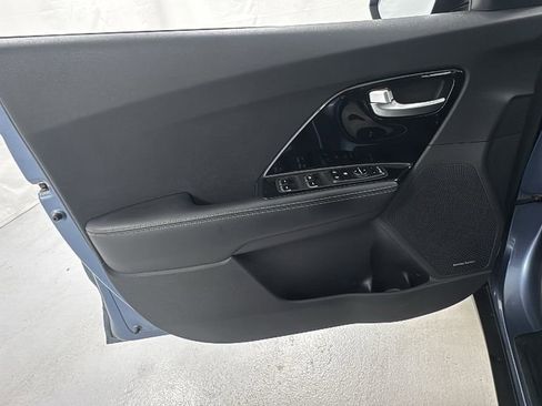 Used 2022 Kia Niro Touring Special Edition image 18