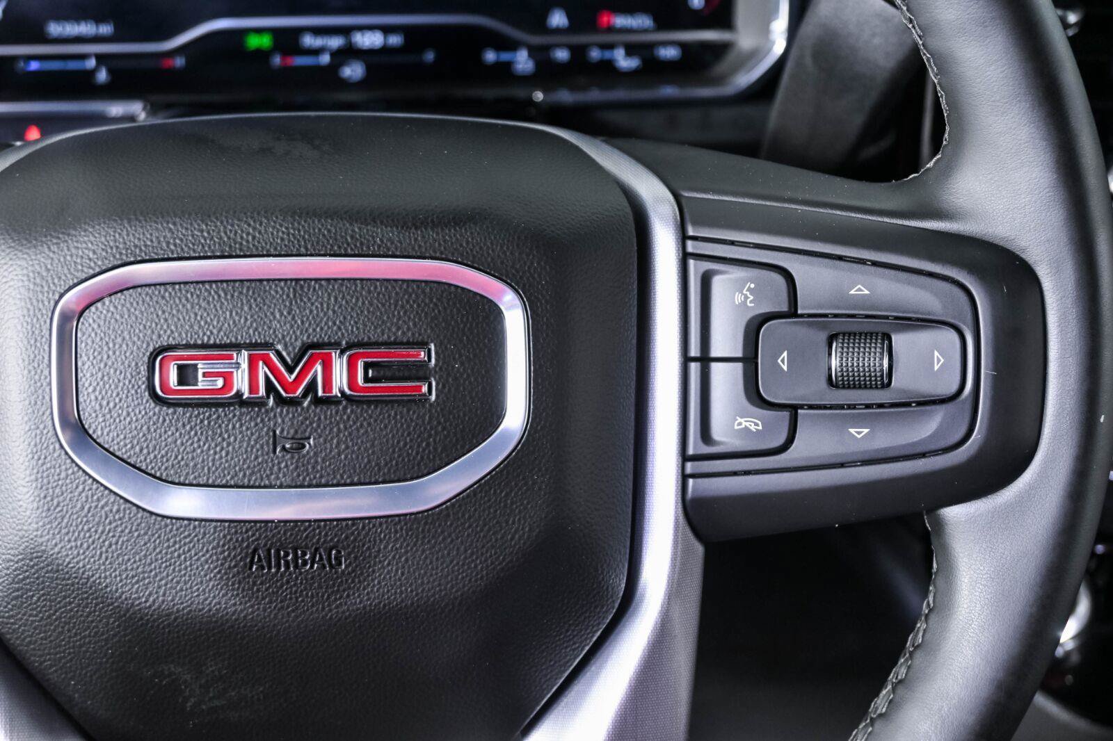 Used 2025 GMC Sierra 1500 SLT RWD image 10