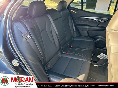 Used 2022 Buick Envision Essence w/ Safety Package image 27