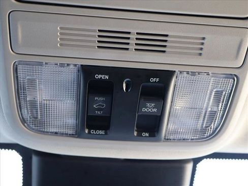 Used 2025 Honda Odyssey EX-L image 18