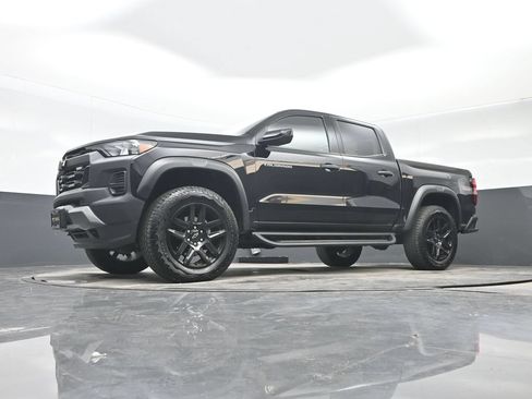 Used 2024 Chevrolet Colorado Trail Boss w/ Technology Package AWD/4WD image 26