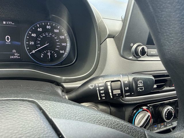 Used 2023 Hyundai Kona SEL AWD/4WD image 31