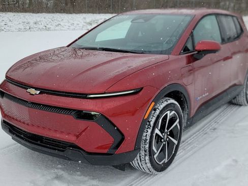 New 2026 Chevrolet Equinox EV LT image 3