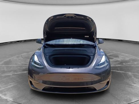 Used 2024 Tesla Model Y Long Range AWD/4WD image 5