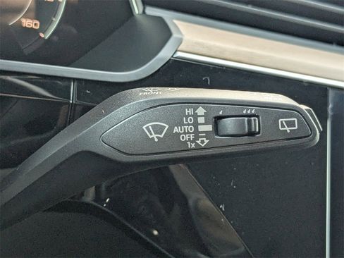 Used 2024 Audi Q8 e-tron Premium Plus w/ Premium Plus Package image 30