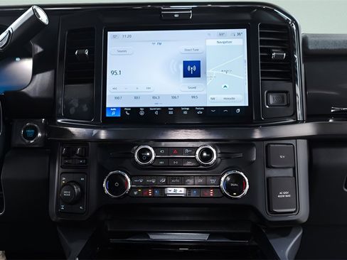 Used 2025 Ford F250 Lariat w/ Black Appearance Package image 14