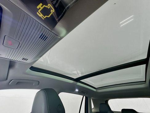 New 2026 Volkswagen Tiguan SE AWD/4WD image 16