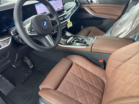 New 2026 BMW X5 xDrive50e w/ M Sport Package AWD/4WD image 12