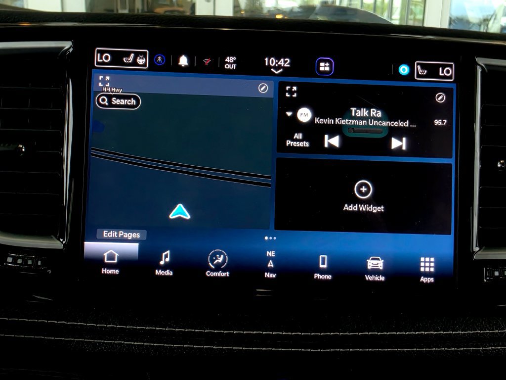 Used 2023 Chrysler Pacifica Limited FWD image 53