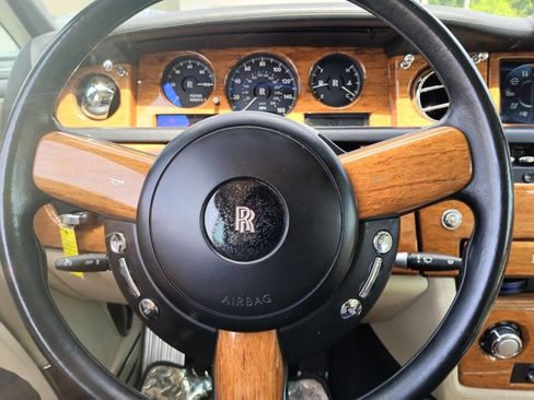 Used 2008 Rolls-Royce Phantom Drophead Coupe image 11