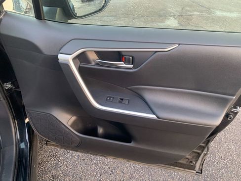 Used 2023 Toyota RAV4 SE w/ Convenience Package image 21